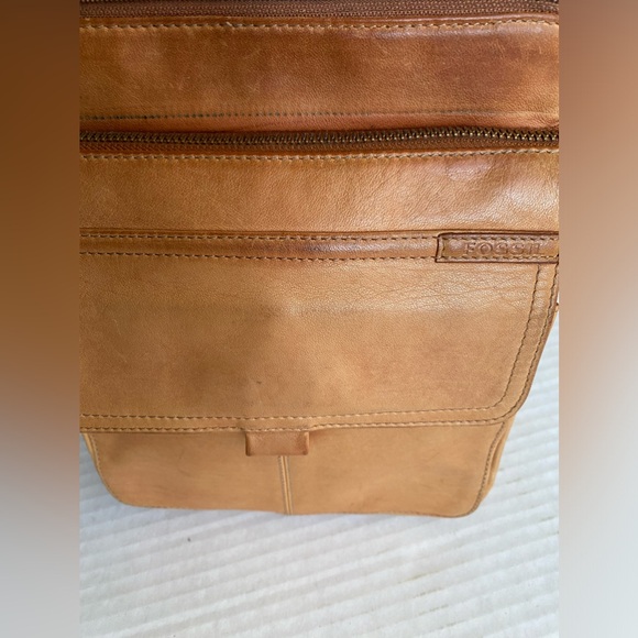Fossil Explorer Crossbody Natural Tan - Picture 2 of 14